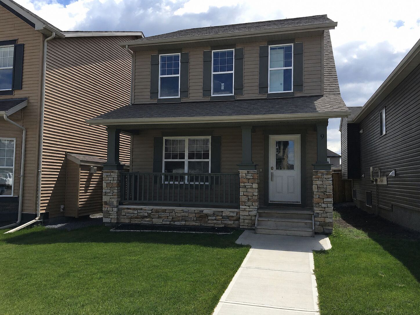 Calgary 3 bedrooms House for rent. Property photo: 749952-1