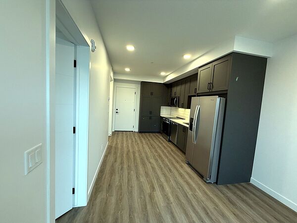 Calgary 1 bedroom Condo Unit for rent. Property photo: 749956-3