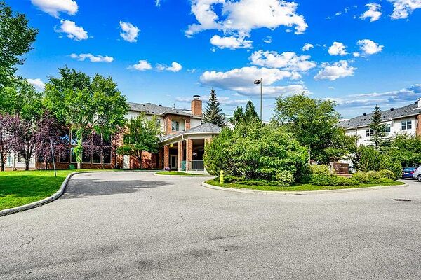 Calgary 2 bedrooms Condo Unit for rent. Property photo: 749965-2