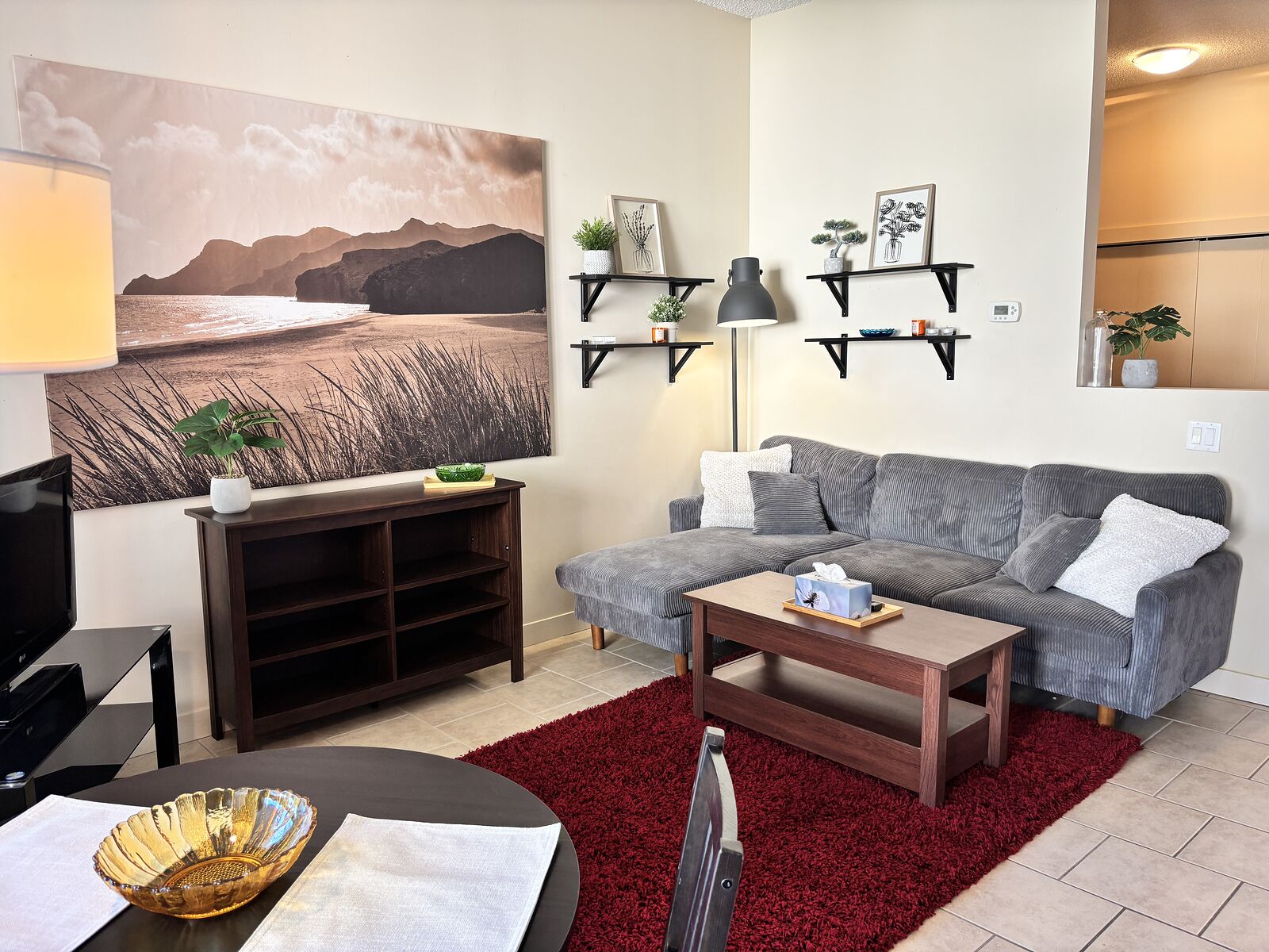 Calgary 1 bedroom Condo Unit for rent. Property photo: 749968-1