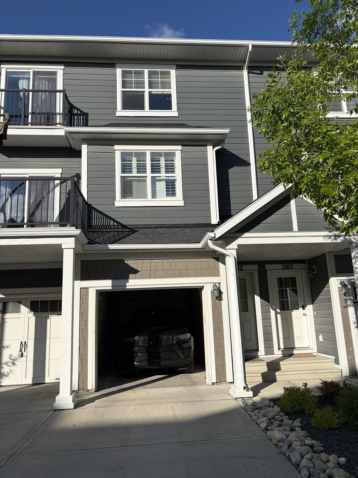 Calgary 2 bedrooms Townhouse for rent. Property photo: 749985-1