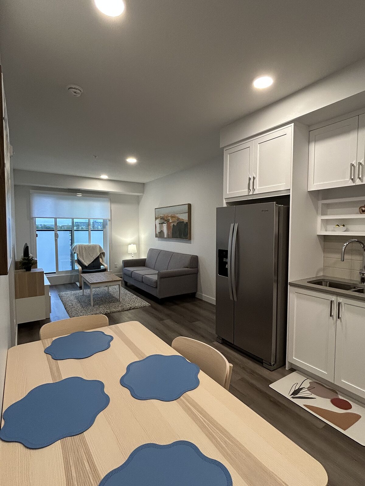Calgary 1 + Den bedrooms Condo Unit for rent. Property photo: 750051-1