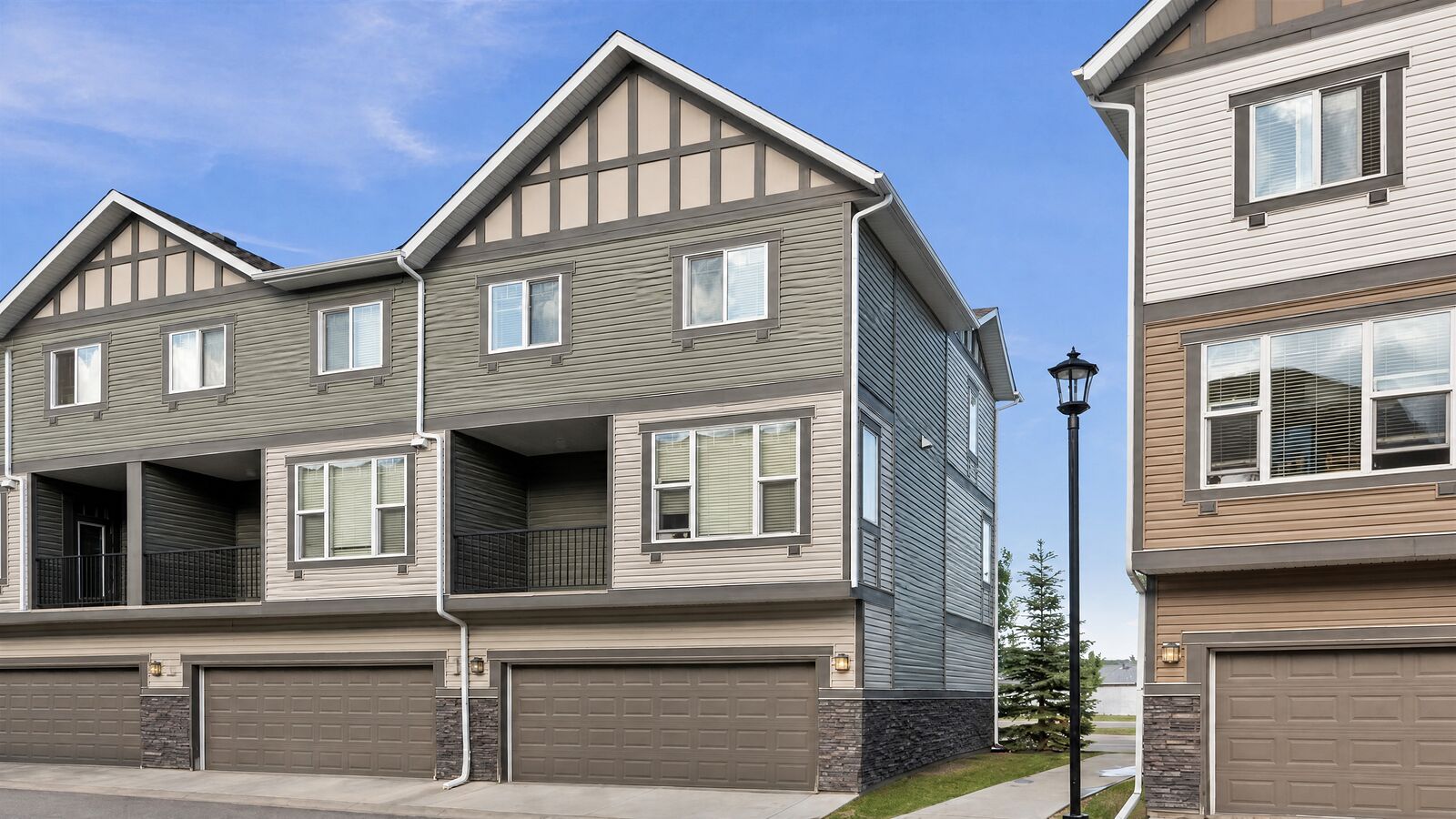 Calgary 2 + Den bedrooms Townhouse for rent. Property photo: 750089-1