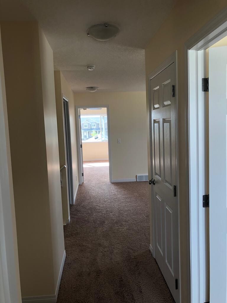 Calgary 3 bedrooms House for rent. Property photo: 750090-1