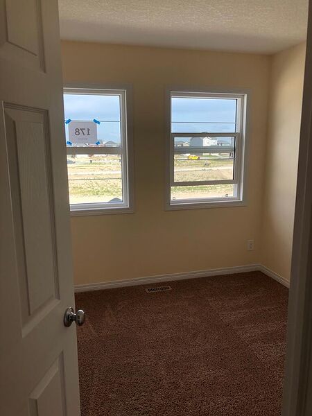 Calgary 3 bedrooms House for rent. Property photo: 750090-2