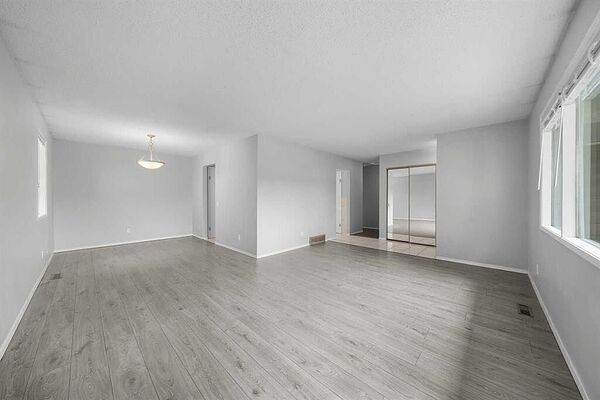 Calgary 3 bedrooms House for rent. Property photo: 750125-3