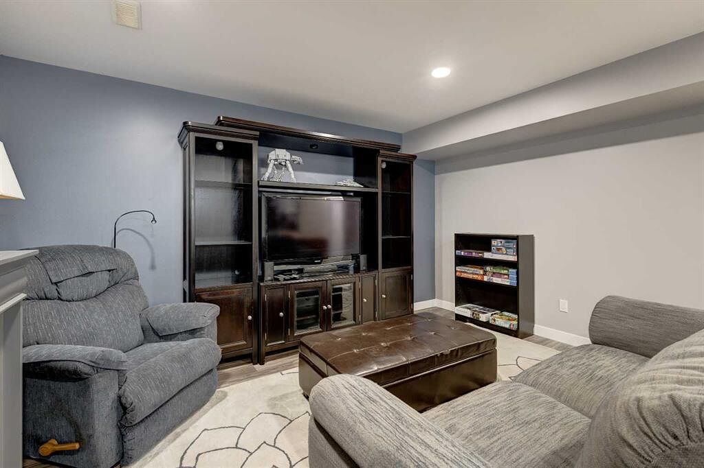 Calgary 1 bedroom Basement for rent. Property photo: 750157-1