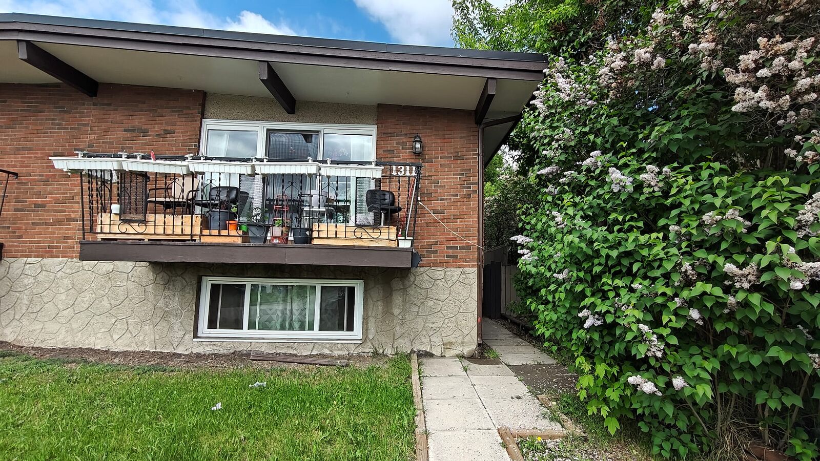 Calgary 3 bedrooms Basement for rent. Property photo: 750198-1