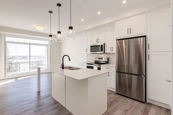 Calgary 2 bedrooms Condo Unit for rent. Property photo: 750200-2
