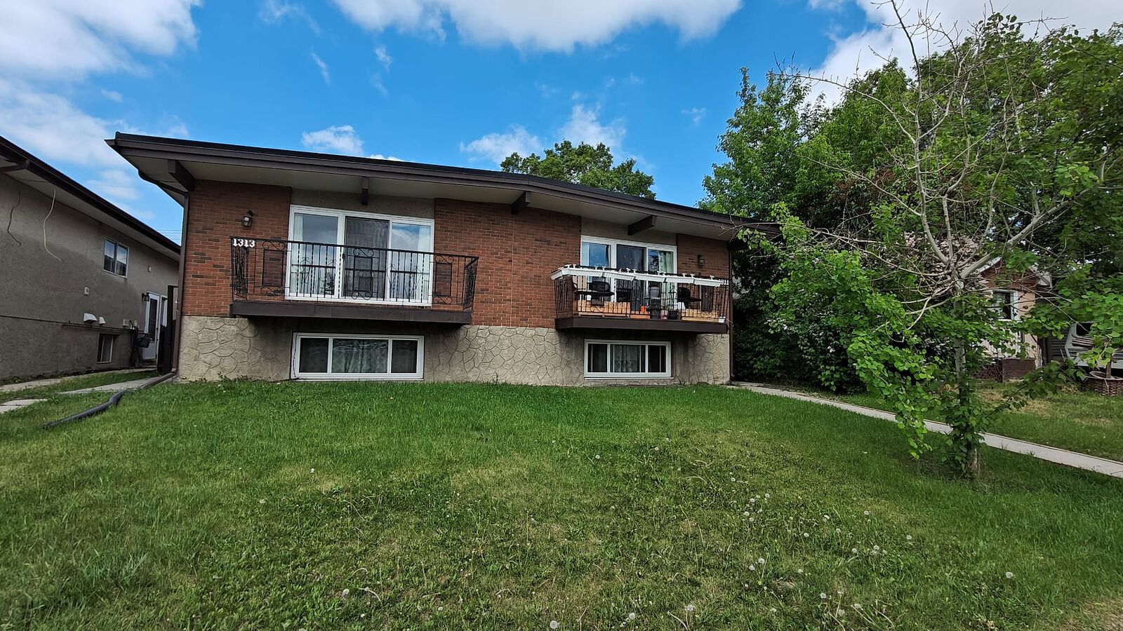 Calgary 3 bedrooms Duplex for rent. Property photo: 750201-1