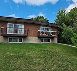 Bright and Spacious 3 bed main floor in Raddison Heights
