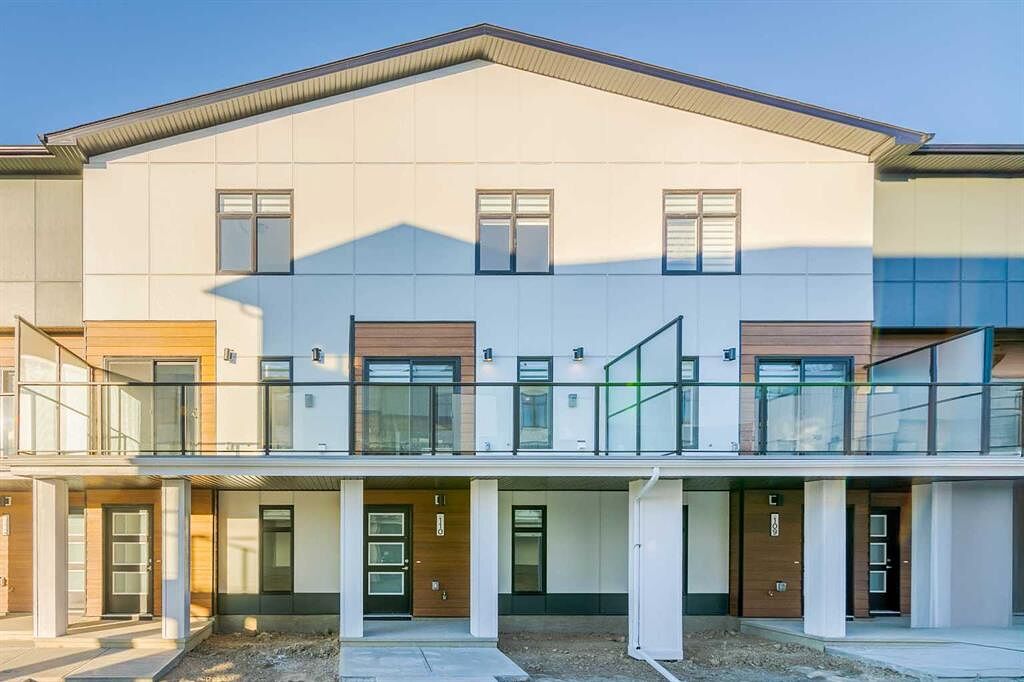 Calgary 2 + Den bedrooms Townhouse for rent. Property photo: 750260-1