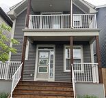 Beautiful fenced and double car 3 beds Main floor in Seton