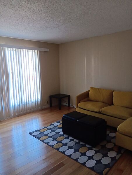 Calgary 4 bedrooms Townhouse for rent. Property photo: 750291-2