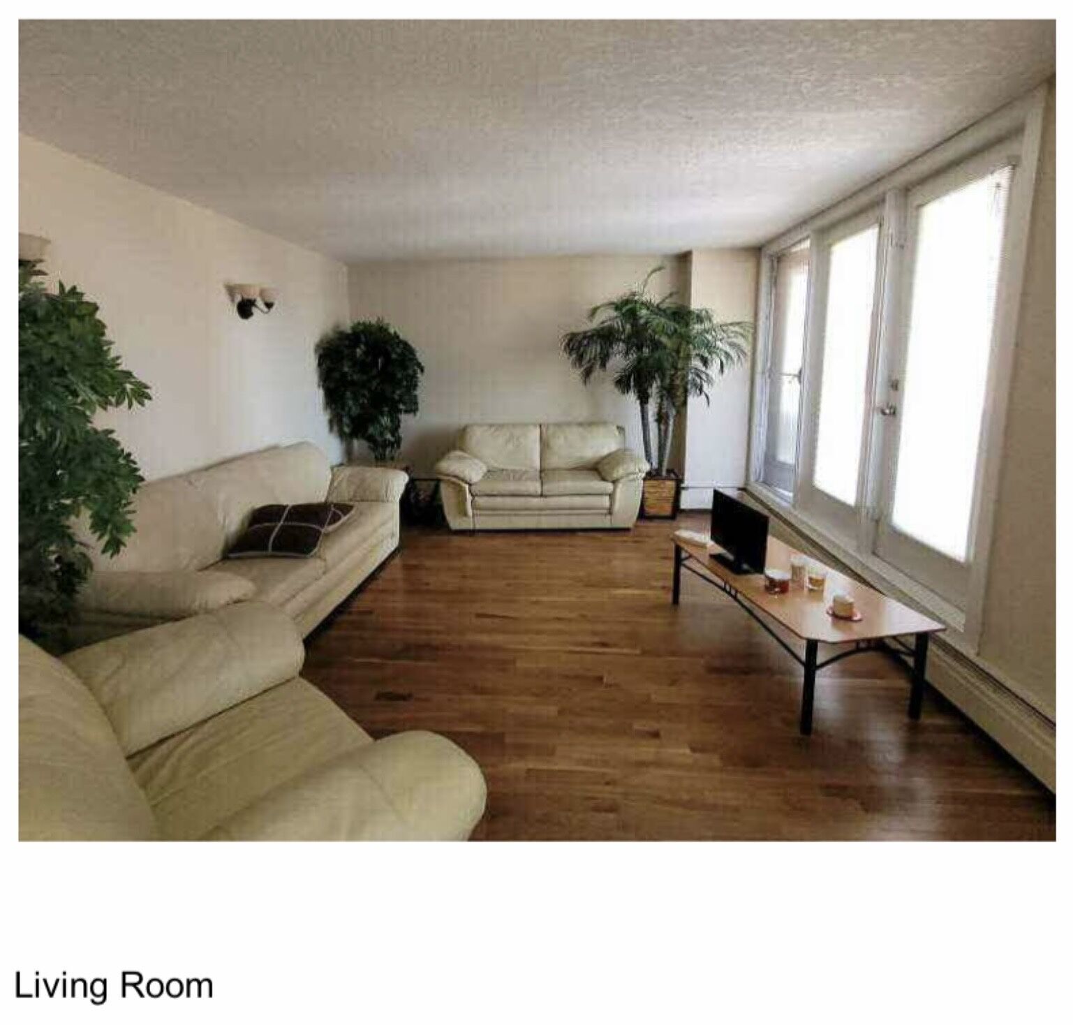 Calgary 2 + Den bedrooms Condo Unit for rent. Property photo: 750327-1