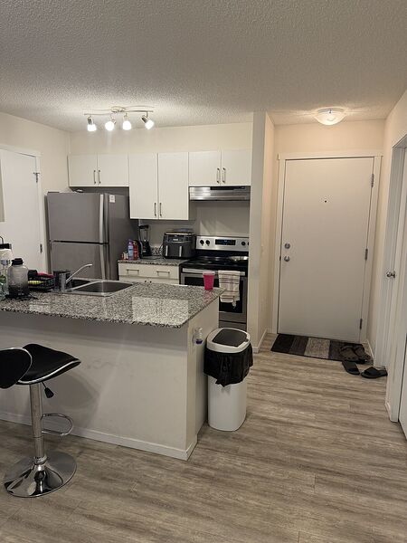 Calgary 2 bedrooms Room For Rent for rent. Property photo: 750574-3