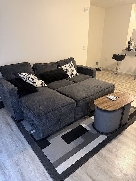 Calgary 2 bedrooms Room For Rent for rent. Property photo: 750574-2