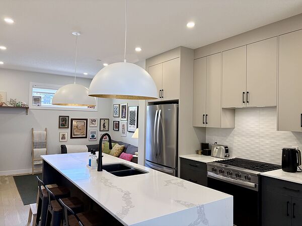 Calgary 3 bedrooms Townhouse for rent. Property photo: 750575-2