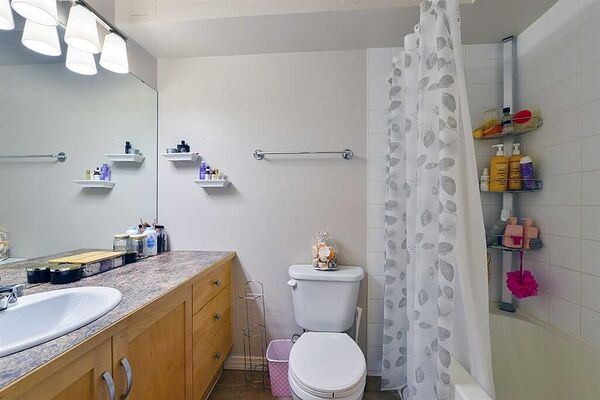 Calgary 2 bedrooms Condo Unit for rent. Property photo: 750652-3