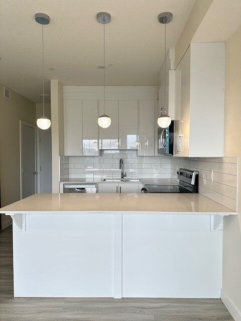 Calgary 2 bedrooms Condo Unit for rent. Property photo: 750678-1