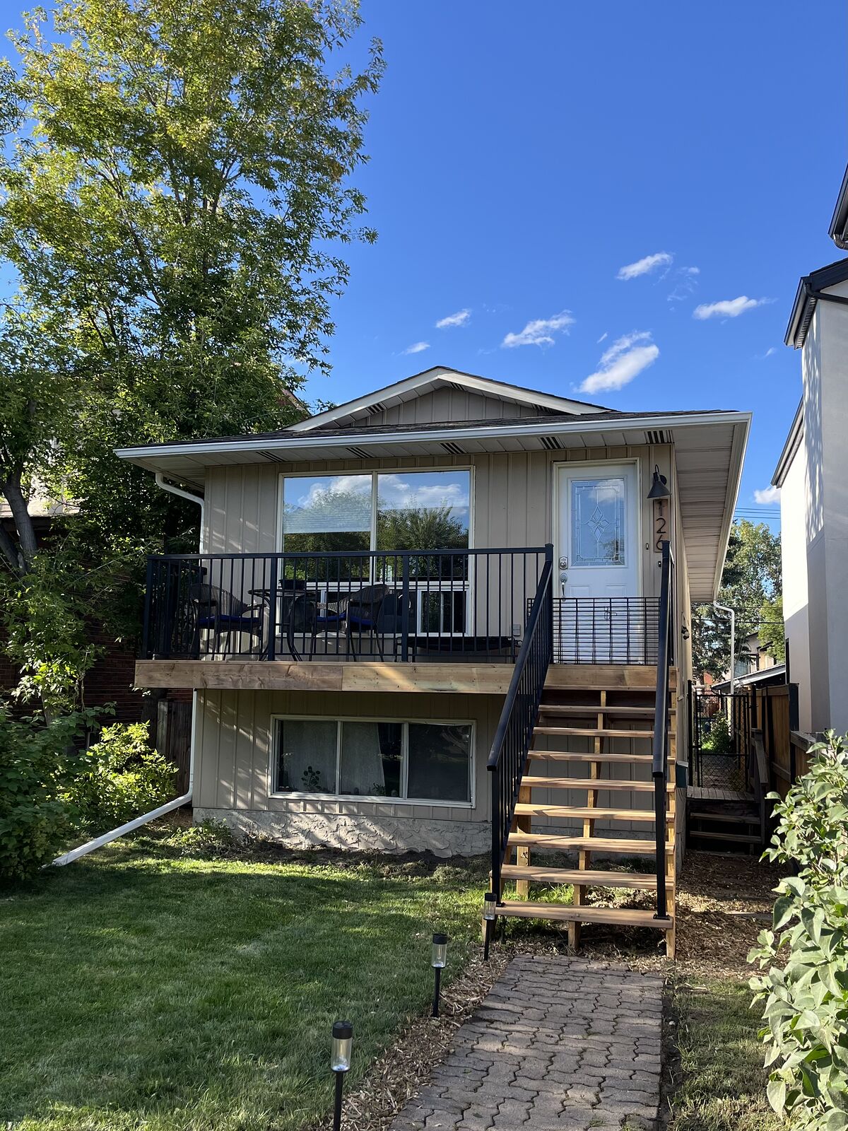Calgary 2 + Den bedrooms House for rent. Property photo: 750760-1