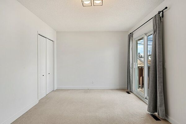 Calgary 2 + Den bedrooms House for rent. Property photo: 750760-3
