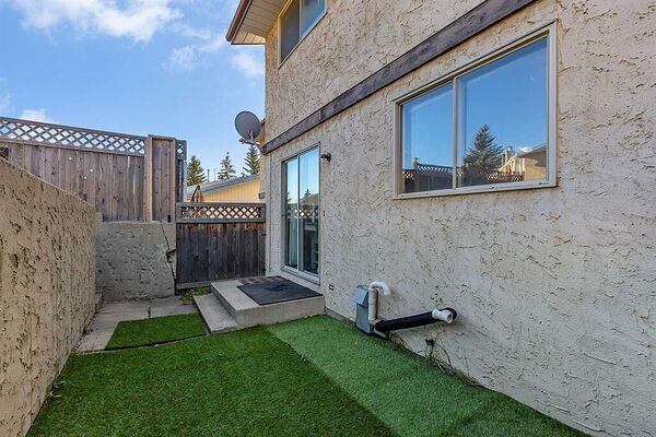 Calgary 3 bedrooms Duplex for rent. Property photo: 750776-3