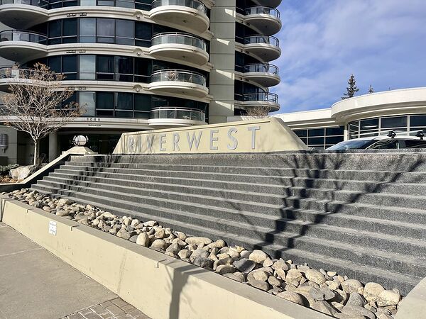 Calgary 1 + Den bedrooms Condo Unit for rent. Property photo: 750777-2
