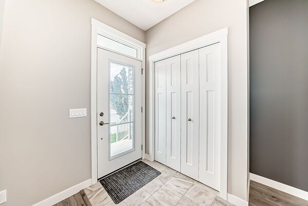 Calgary 3 bedrooms Duplex for rent. Property photo: 750807-2