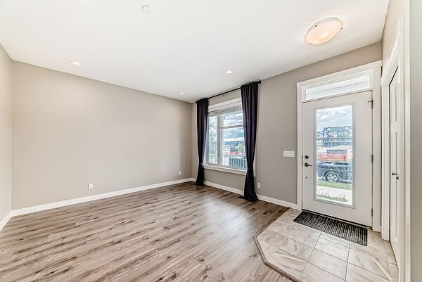 Calgary 3 bedrooms Duplex for rent. Property photo: 750807-3