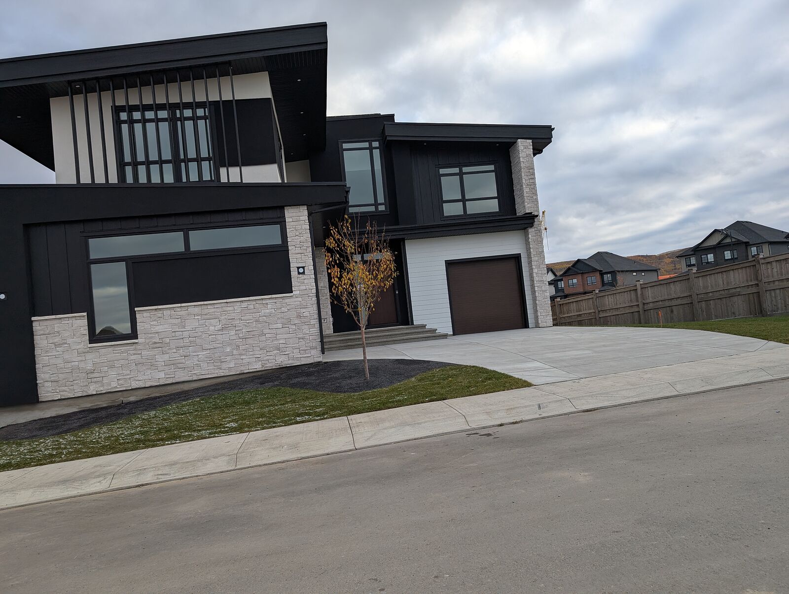 Calgary 2 bedrooms Basement for rent. Property photo: 750833-1
