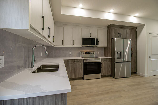 Calgary 3 bedrooms Fourplex for rent. Property photo: 750838-2