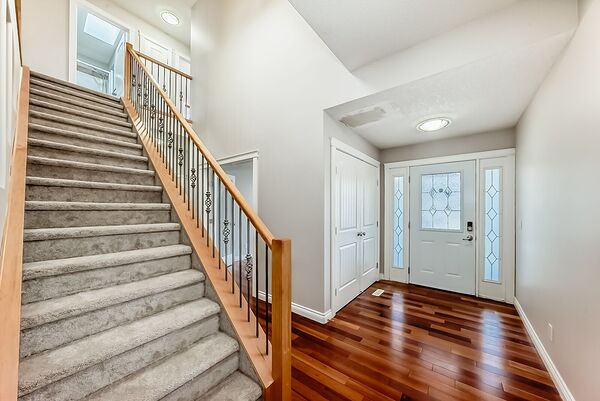 Calgary 5 bedrooms House for rent. Property photo: 750839-3