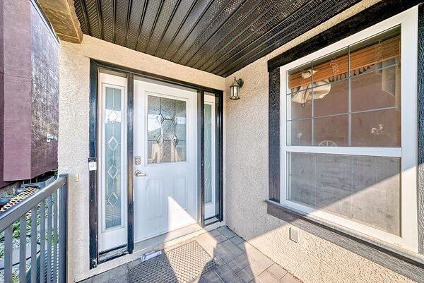 Calgary 5 bedrooms House for rent. Property photo: 750839-2