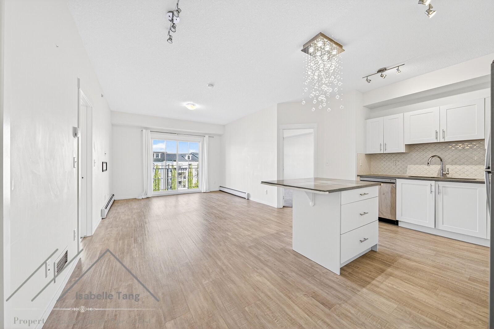 Calgary 2 bedrooms Condo Unit for rent. Property photo: 750842-1