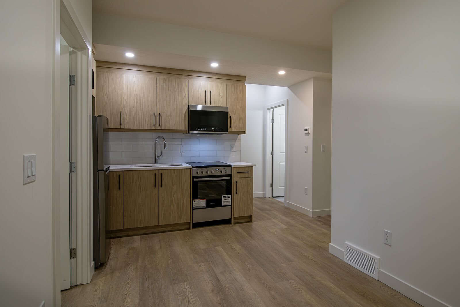 Calgary 1 bedroom Basement for rent. Property photo: 750863-1