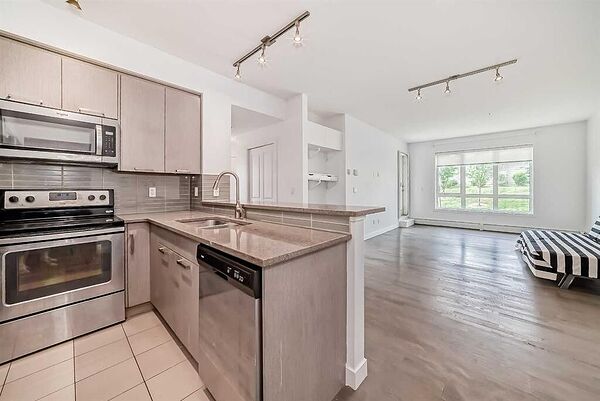 Calgary 2 bedrooms Condo Unit for rent. Property photo: 750887-3