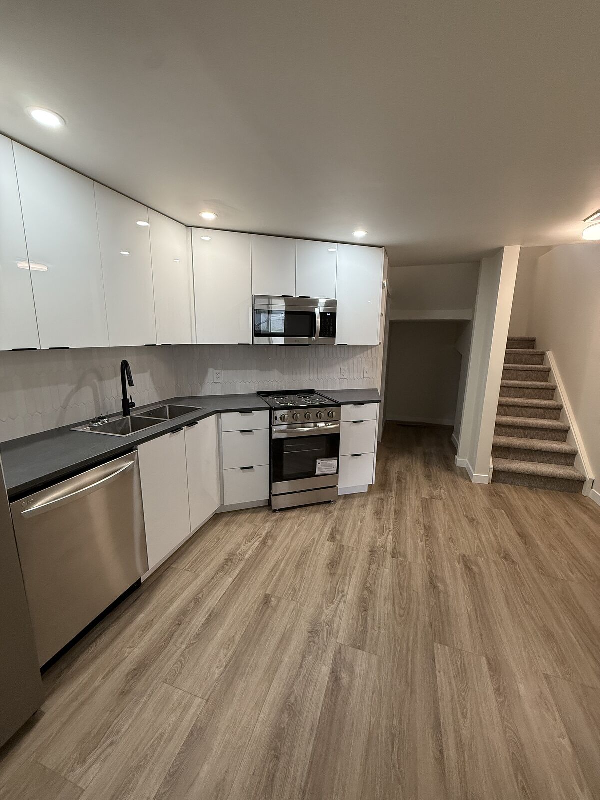 Calgary 1 bedroom Basement for rent. Property photo: 750889-1