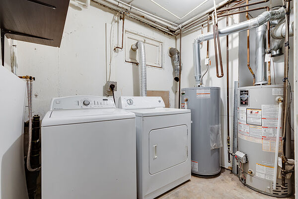 Calgary 2 bedrooms Fourplex for rent. Property photo: 750893-2