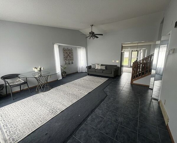 Edmonton 3 bedrooms House for rent. Property photo: 750894-2