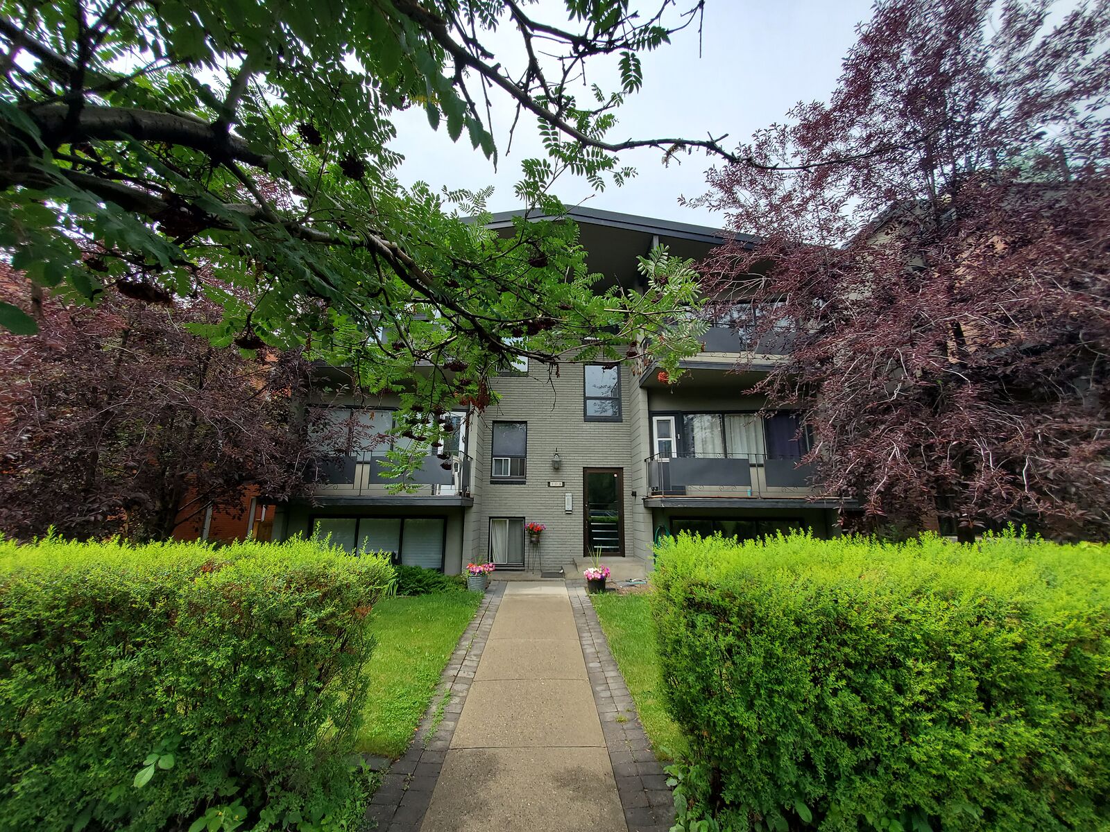 Calgary 1 bedroom Condo Unit for rent. Property photo: 750939-1
