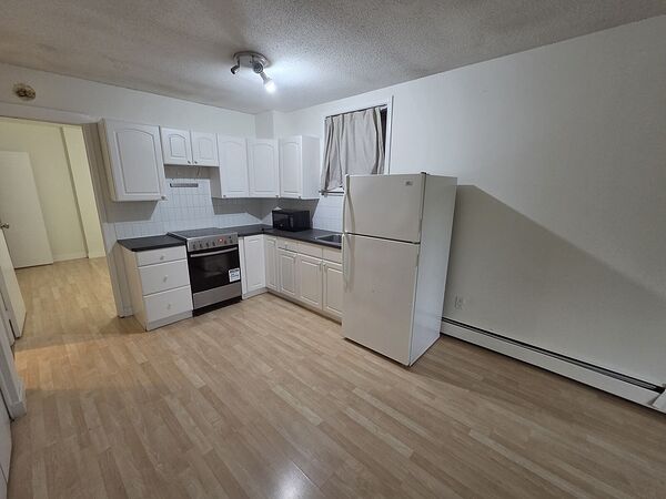 Calgary 1 bedroom Condo Unit for rent. Property photo: 750939-3