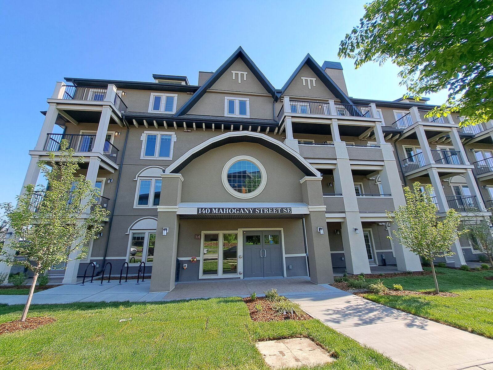 Calgary 1 bedroom Condo Unit for rent. Property photo: 750943-1