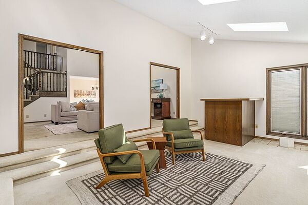 Calgary 5 bedrooms House for rent. Property photo: 750985-3