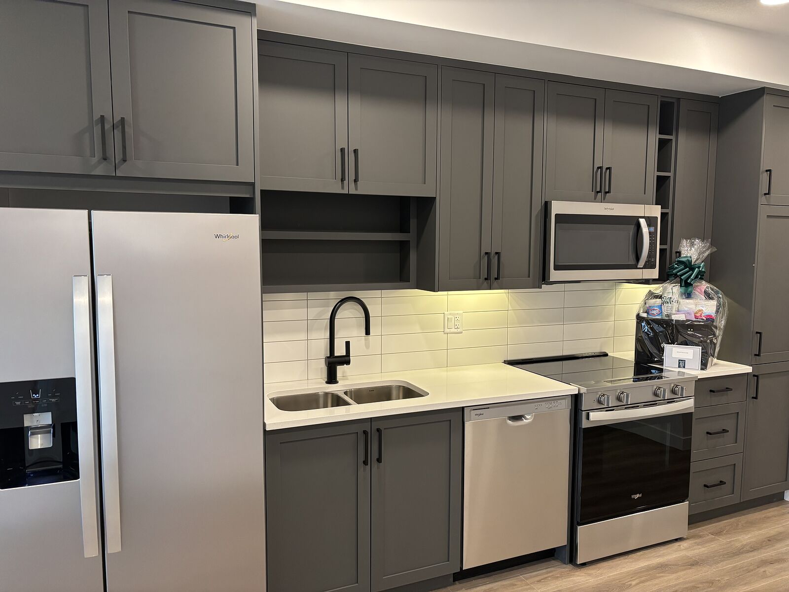 Calgary 2 bedrooms Condo Unit for rent. Property photo: 750989-1