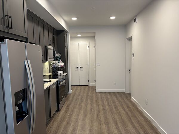 Calgary 2 bedrooms Condo Unit for rent. Property photo: 750989-3