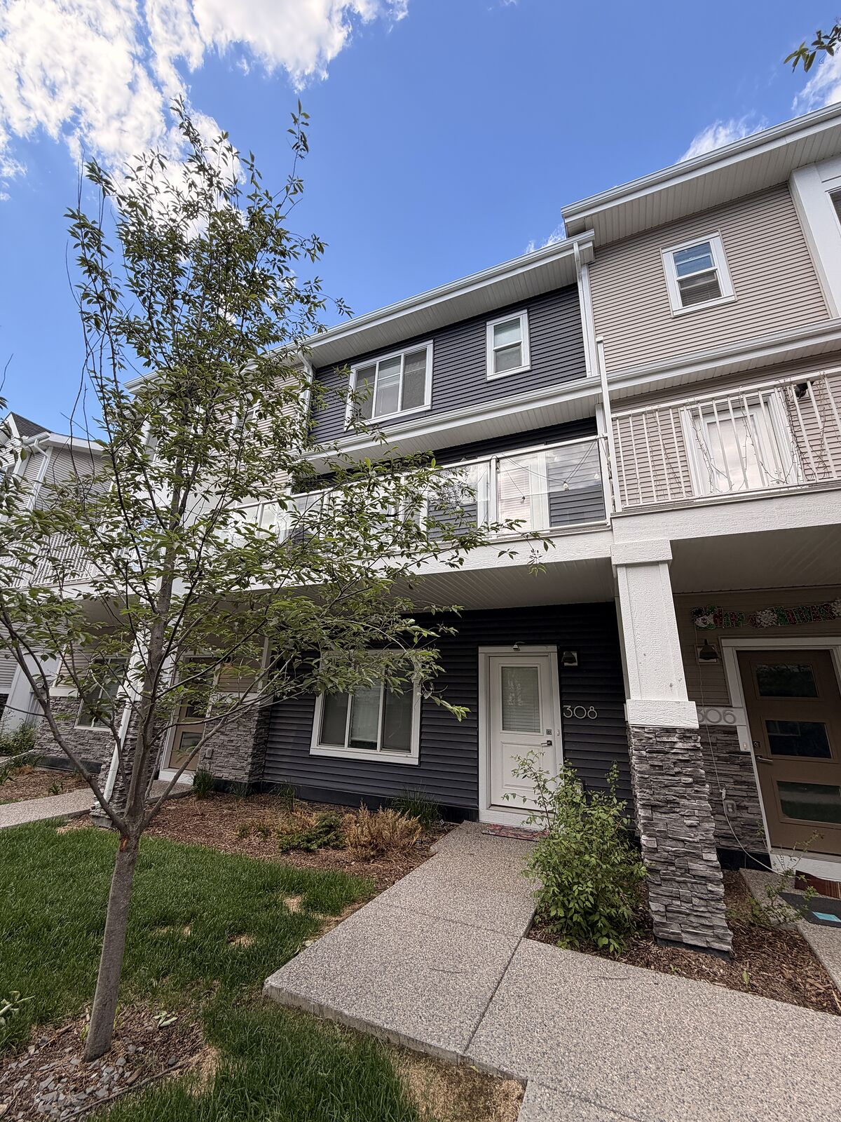 Calgary 4 bedrooms Townhouse for rent. Property photo: 751062-1