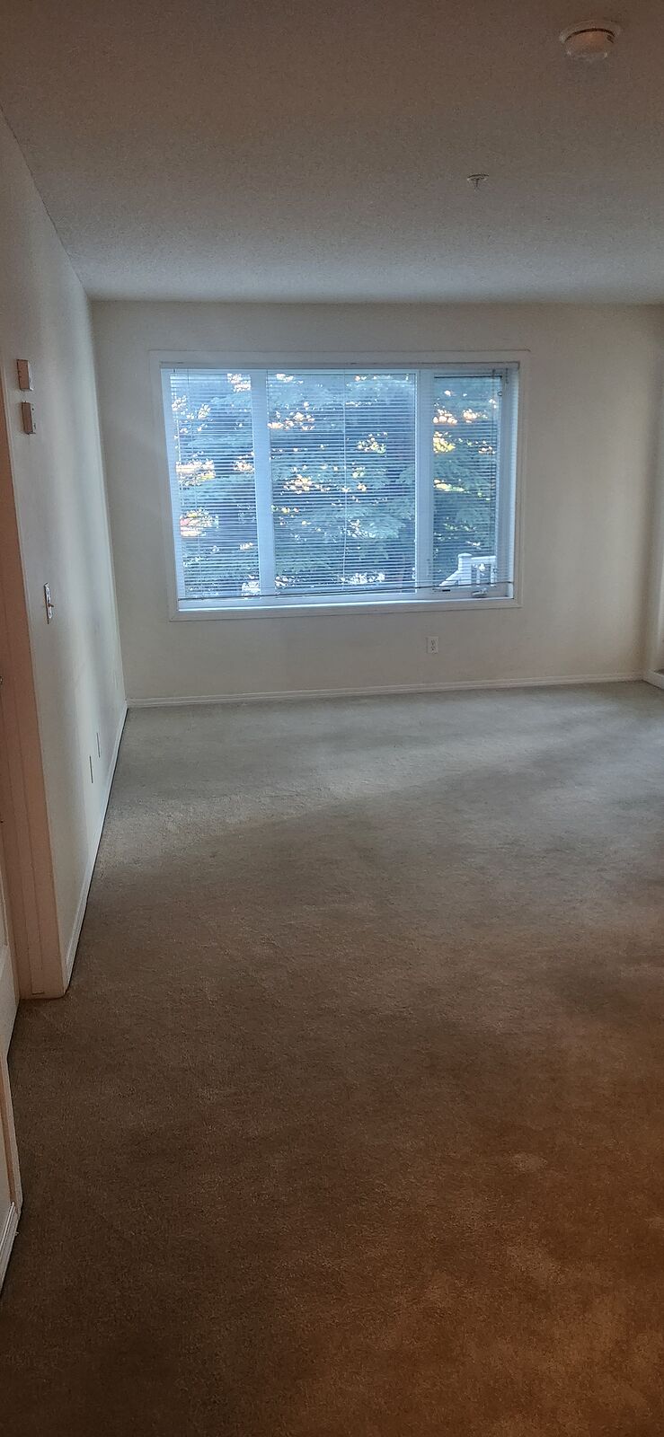 Calgary 2 bedrooms Condo Unit for rent. Property photo: 751098-1