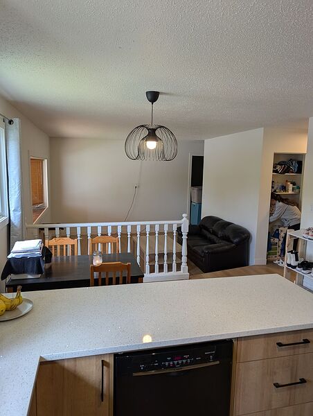 Calgary 2 + Den bedrooms Room For Rent for rent. Property photo: 751158-3