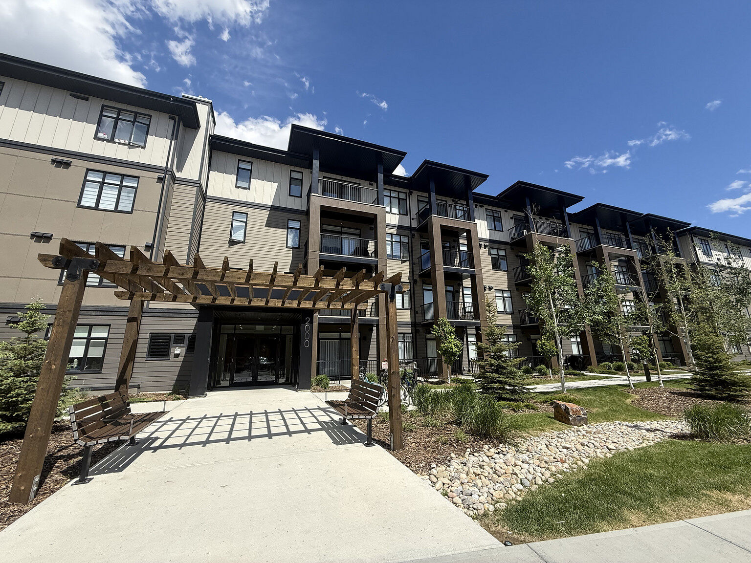 Calgary 2 bedrooms Condo Unit for rent. Property photo: 751179-1